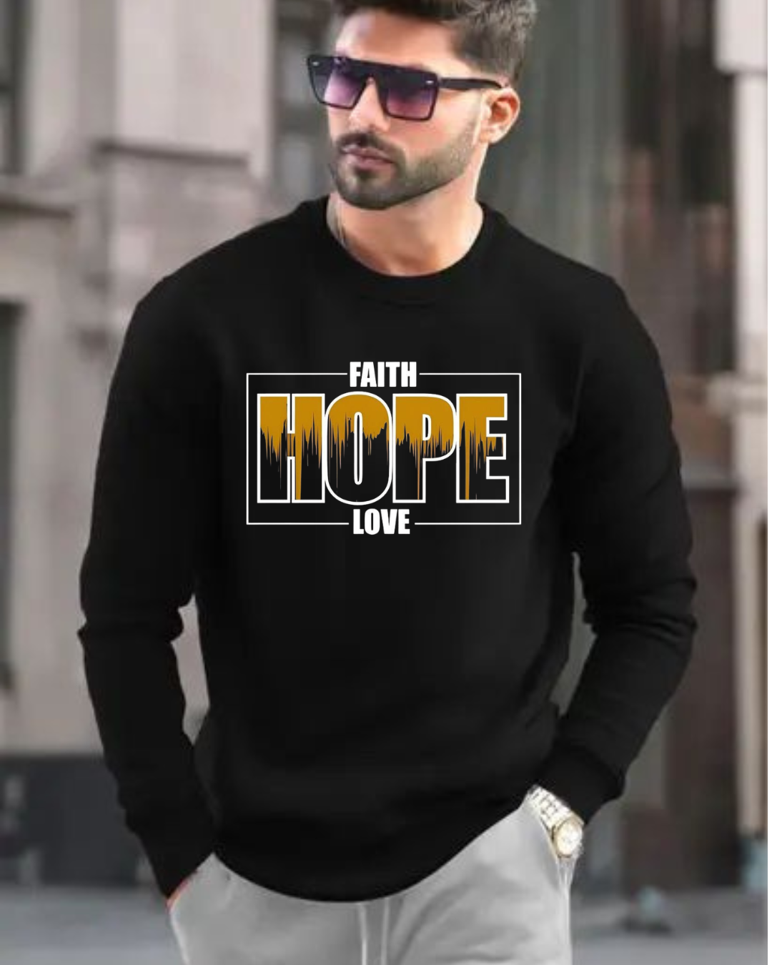 MNW Sweatshirt Rooted in Style